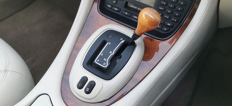 JAGUAR XJ XJ8 LWB 3.2 2002