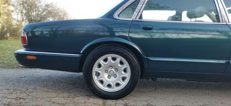 JAGUAR XJ XJ8 LWB 3.2 2002