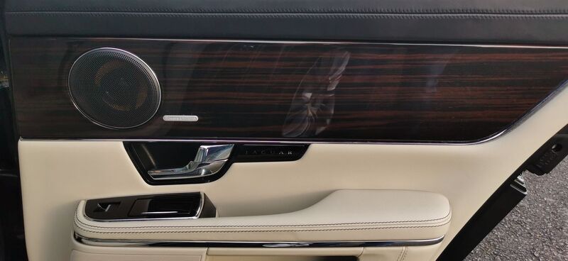 JAGUAR XJ 3.0d V6 Portfolio Auto Euro 5 4dr 2012