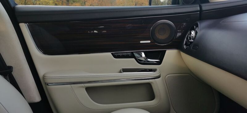 JAGUAR XJ 3.0d V6 Portfolio Auto Euro 5 4dr 2012