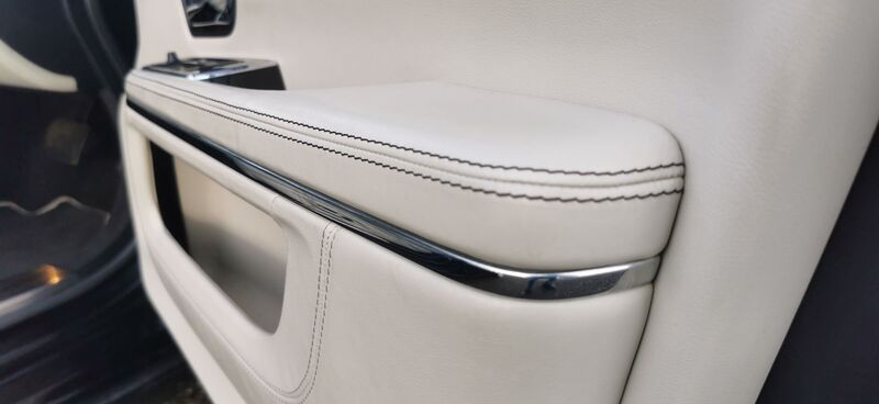 JAGUAR XJ 3.0d V6 Portfolio Auto Euro 5 4dr 2012