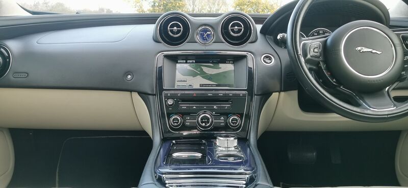 JAGUAR XJ 3.0d V6 Portfolio Auto Euro 5 4dr 2012