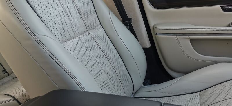 JAGUAR XJ 3.0d V6 Portfolio Auto Euro 5 4dr 2012