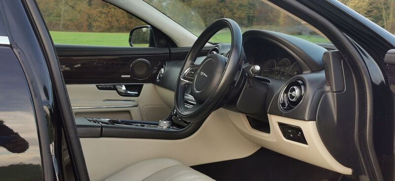 JAGUAR XJ 3.0d V6 Portfolio Auto Euro 5 4dr 2012