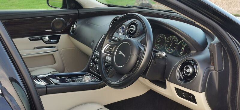 JAGUAR XJ 3.0d V6 Portfolio Auto Euro 5 4dr 2012