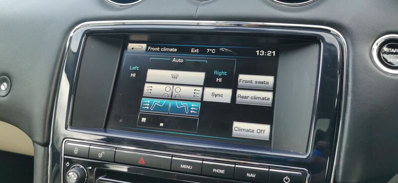 JAGUAR XJ 3.0d V6 Portfolio Auto Euro 5 4dr 2012