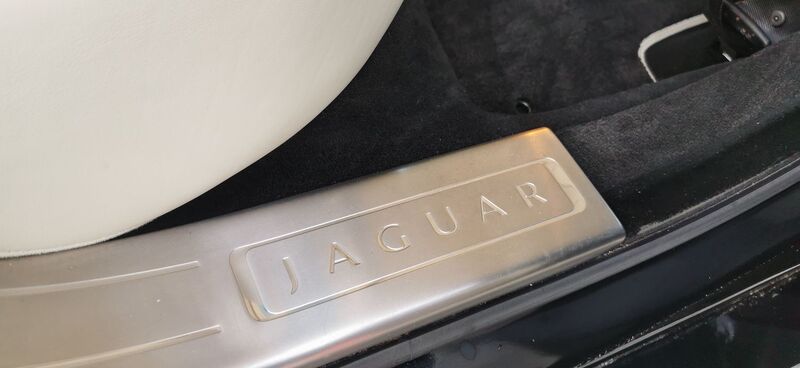 JAGUAR XJ 3.0d V6 Portfolio Auto Euro 5 4dr 2012
