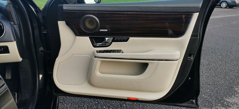 JAGUAR XJ 3.0d V6 Portfolio Auto Euro 5 4dr 2012