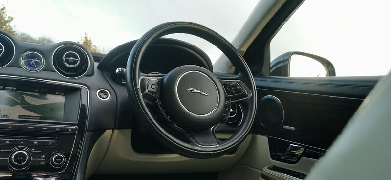 JAGUAR XJ 3.0d V6 Portfolio Auto Euro 5 4dr 2012