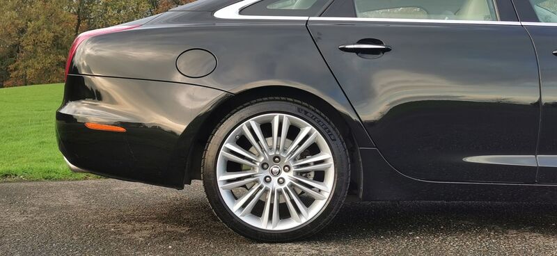 JAGUAR XJ 3.0d V6 Portfolio Auto Euro 5 4dr 2012