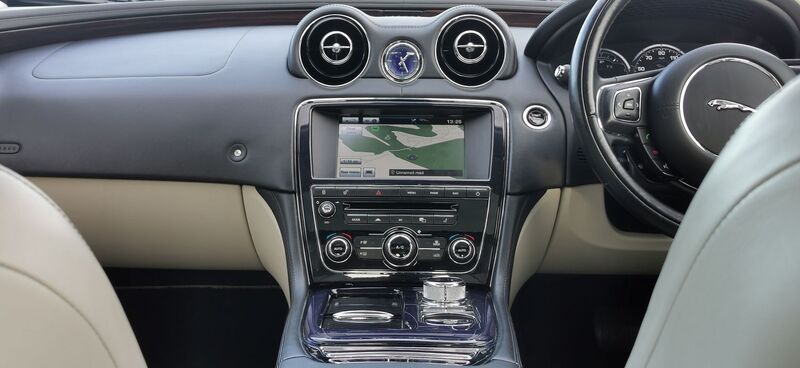 JAGUAR XJ 3.0d V6 Portfolio Auto Euro 5 4dr 2012