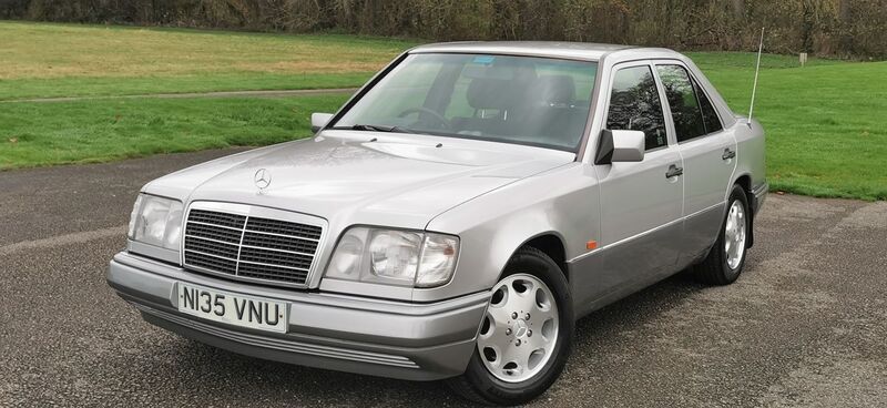 MERCEDES-BENZ E CLASS 2.2 E220 SE Limited Edition 4dr 1995