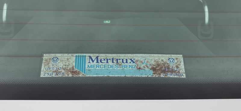 MERCEDES-BENZ E CLASS 2.2 E220 SE Limited Edition 4dr 1995