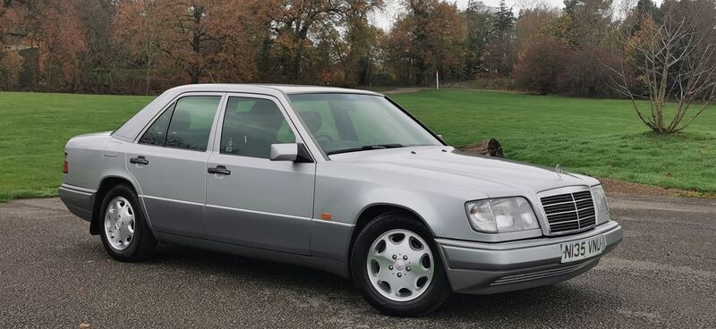 MERCEDES-BENZ E CLASS 2.2 E220 SE Limited Edition 4dr 1995