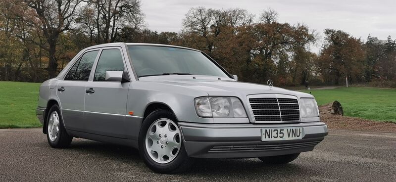 MERCEDES-BENZ E CLASS 2.2 E220 SE Limited Edition 4dr 1995