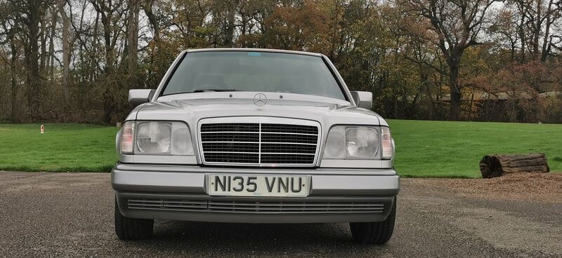 MERCEDES-BENZ E CLASS 2.2 E220 SE Limited Edition 4dr 1995