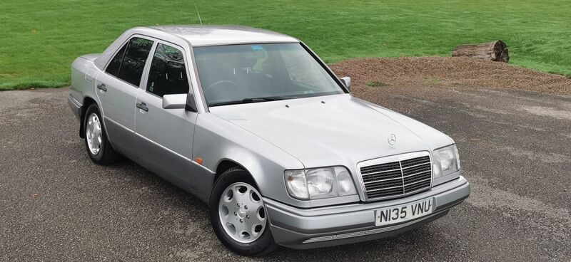 MERCEDES-BENZ E CLASS 2.2 E220 SE Limited Edition 4dr 1995