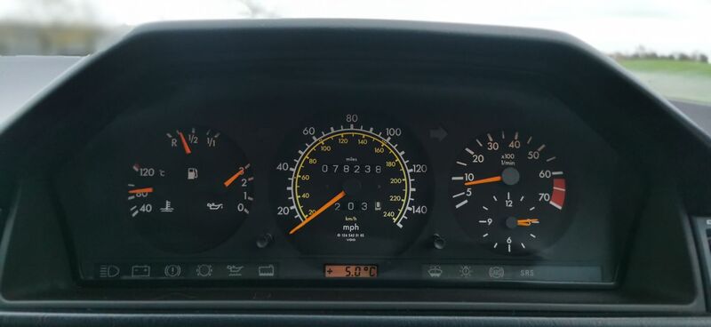 MERCEDES-BENZ E CLASS 2.2 E220 SE Limited Edition 4dr 1995