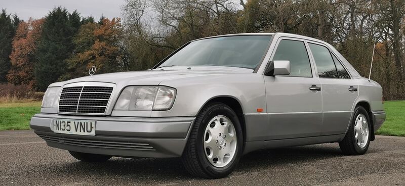 MERCEDES-BENZ E CLASS 2.2 E220 SE Limited Edition 4dr 1995