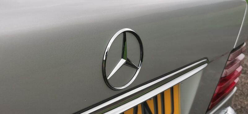 MERCEDES-BENZ E CLASS 2.2 E220 SE Limited Edition 4dr 1995