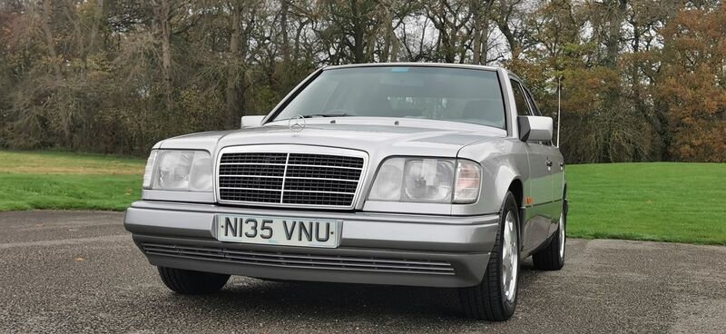 MERCEDES-BENZ E CLASS 2.2 E220 SE Limited Edition 4dr 1995