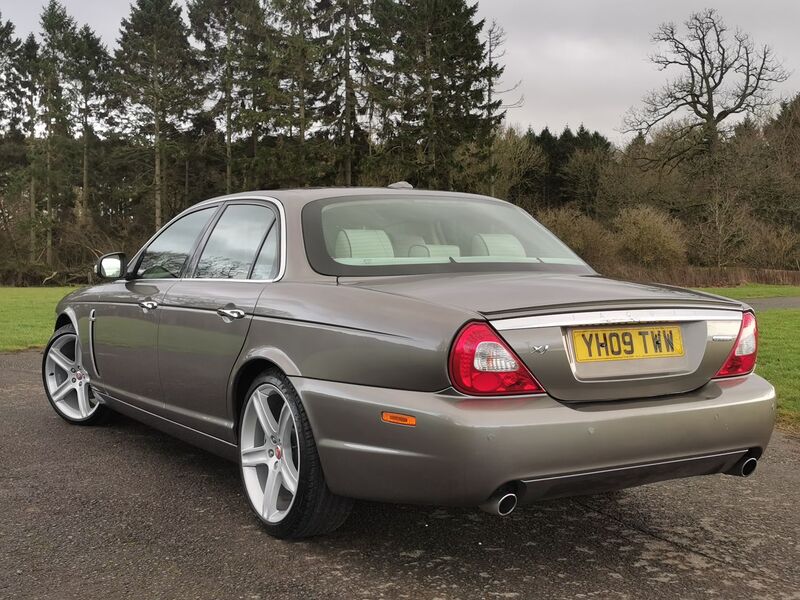 JAGUAR XJ 2.7 TDVi Sovereign 4dr 2009