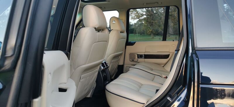 LAND ROVER RANGE ROVER 3.6 TD V8 Vogue Auto 4WD Euro 4 5dr 2010