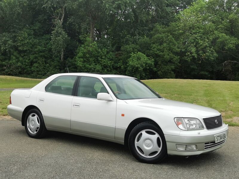 LEXUS LS 400 4.0 4dr Saloon 1998