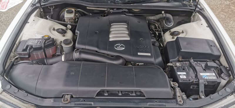 LEXUS LS 400 4.0 4dr Saloon 1998