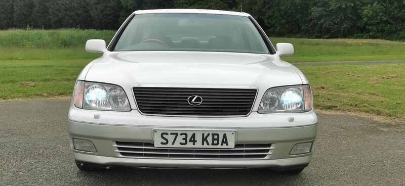 LEXUS LS 400 4.0 4dr Saloon 1998