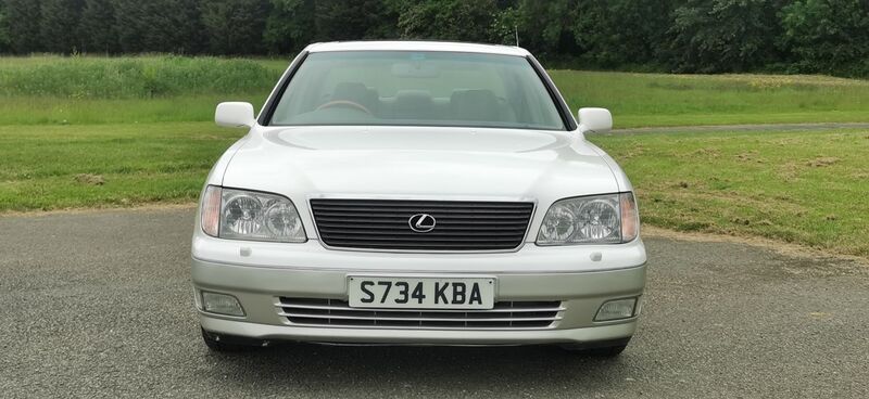 LEXUS LS 400 4.0 4dr Saloon 1998