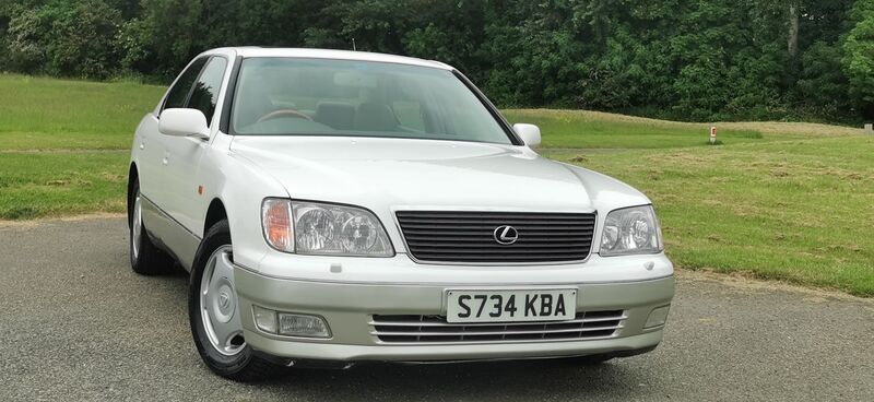 LEXUS LS 400 4.0 4dr Saloon 1998