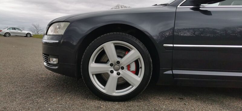 AUDI A8 4.2 TDI SE quattro 4dr LWB 2009