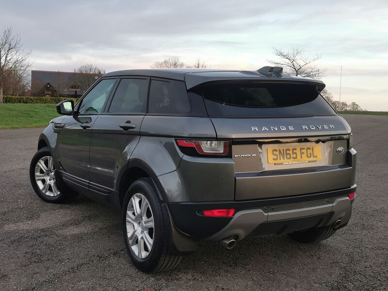 LAND ROVER RANGE ROVER EVOQUE 2.0 TD4 SE Tech Auto 4WD Euro 6 ss 5dr 2015