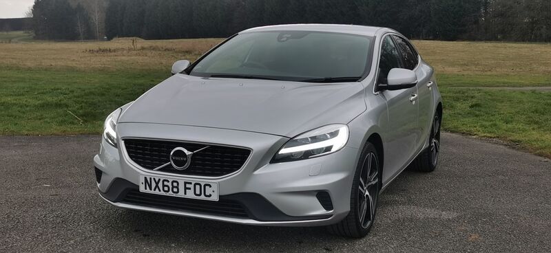 VOLVO V40 2.0 T2 GPF R-Design Pro Euro 6 ss 5dr 2018