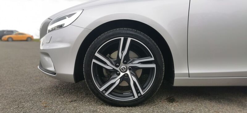 VOLVO V40 2.0 T2 GPF R-Design Pro Euro 6 ss 5dr 2018