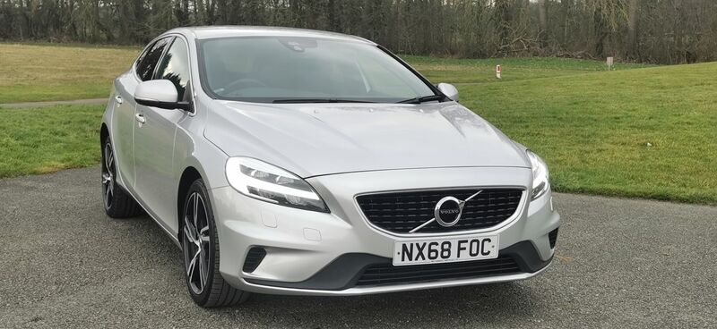 VOLVO V40 2.0 T2 GPF R-Design Pro Euro 6 ss 5dr 2018