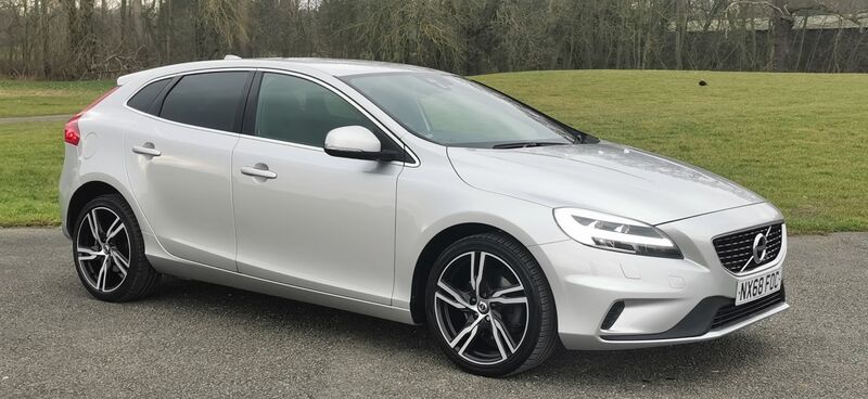 VOLVO V40 2.0 T2 GPF R-Design Pro Euro 6 ss 5dr 2018