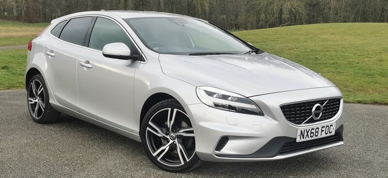 VOLVO V40 2.0 T2 GPF R-Design Pro Euro 6 ss 5dr 2018