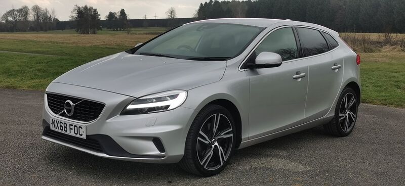 VOLVO V40 2.0 T2 GPF R-Design Pro Euro 6 ss 5dr 2018