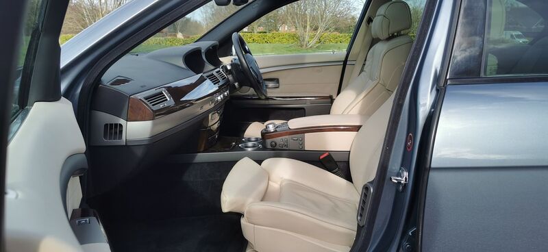 BMW 7 SERIES 3.0 730d Sport Auto 4dr 2005