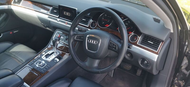 AUDI A8 3.0 TDI Sport quattro 4dr 2009