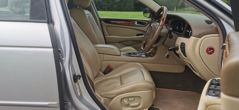 JAGUAR XJ XJ6 3.0 SE 4dr 2004