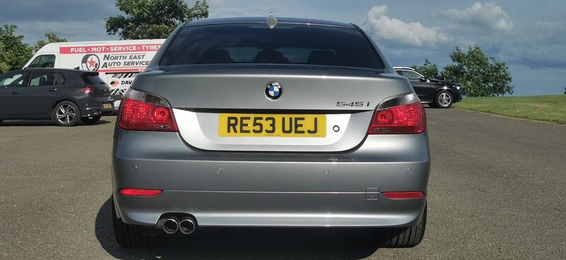 BMW 5 SERIES 4.4 545i V8 SE Auto 4dr 2004