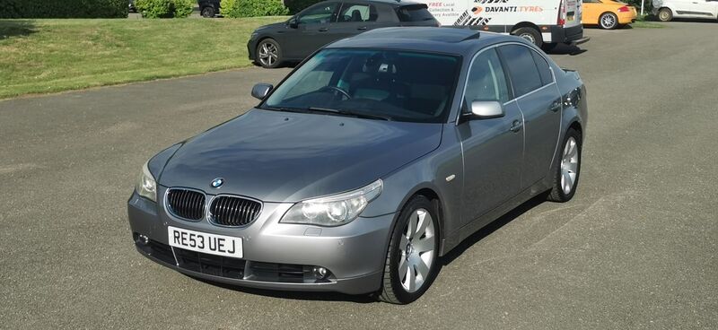 BMW 5 SERIES 4.4 545i V8 SE Auto 4dr 2004