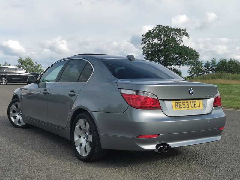 BMW 5 SERIES 4.4 545i V8 SE Auto 4dr 2004