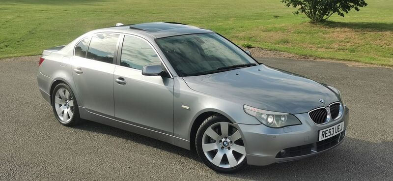 BMW 5 SERIES 4.4 545i V8 SE Auto 4dr 2004