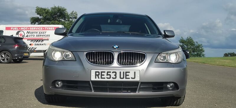 BMW 5 SERIES 4.4 545i V8 SE Auto 4dr 2004