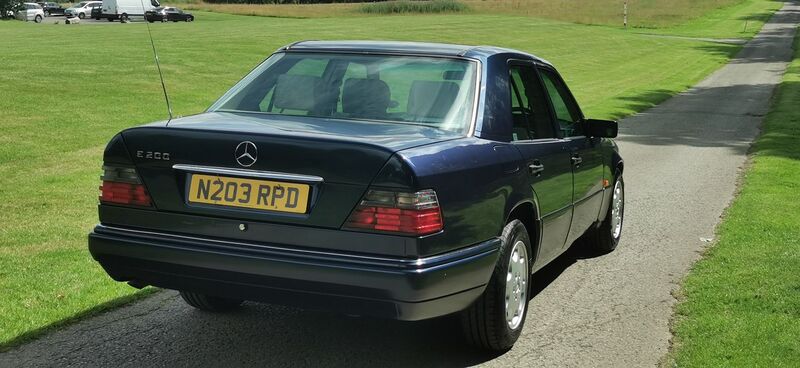 MERCEDES-BENZ E CLASS 2.0 E200 4dr W124 1995