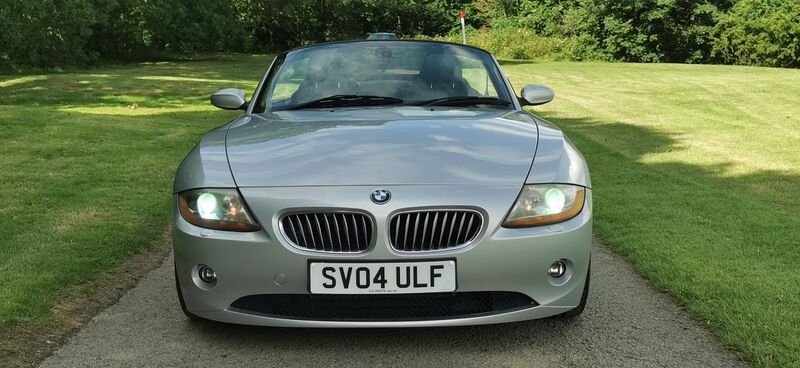 BMW Z4 3.0i Convertible 2dr Manual 2004